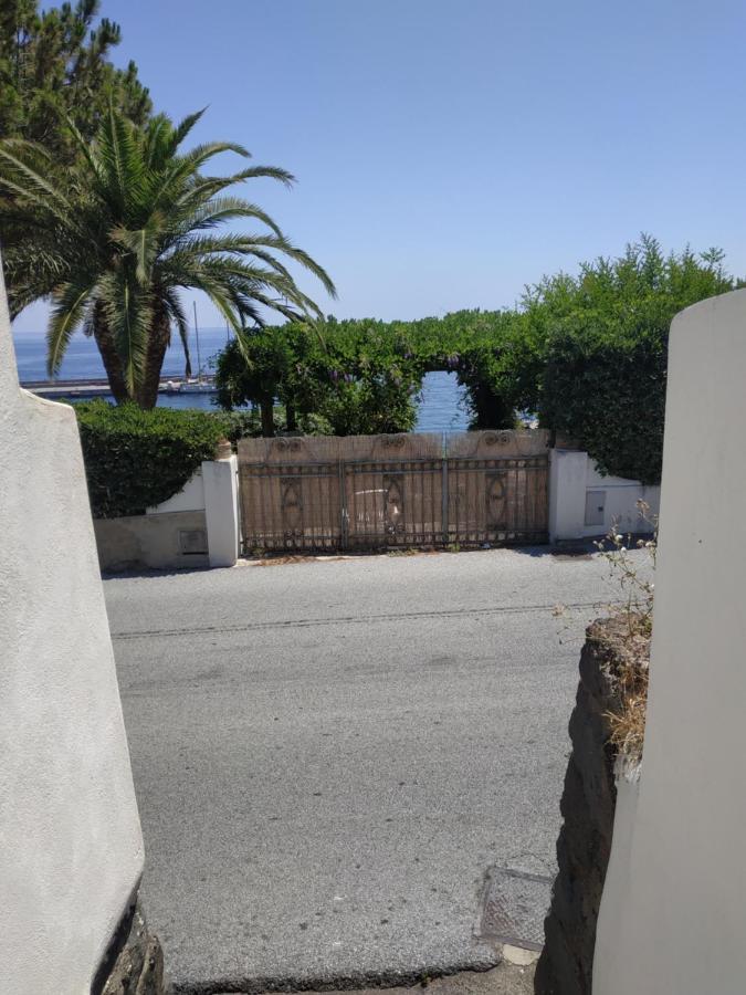Villetta Punta Granata Санта-Марина-Салина Экстерьер фото